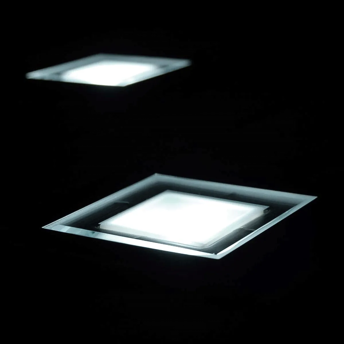 Iluminare solară pătrată pentru podea SolarCentre SS7543